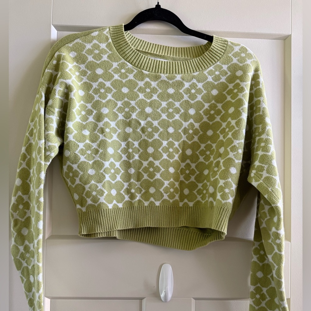 Hollister Lime Green & White Floral Patterned Cropped Crewneck Sweater